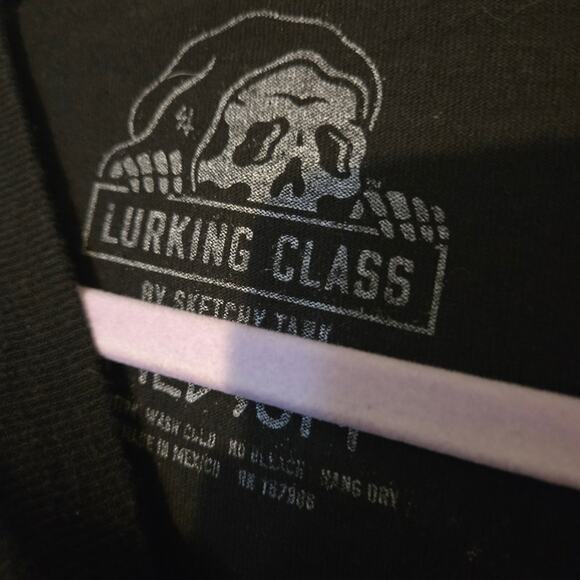 Lurking Class Unisex Sz M Yin Yang Skull Black Red Graphic Tee Punk Goth Skater - Picture 6 of 8